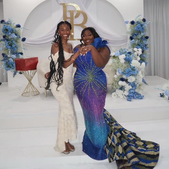 House of CB Cream Backless Lace Dress - Picture 3 of 8